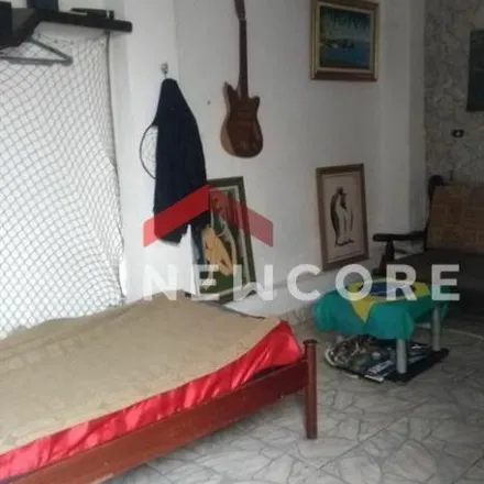 Buy this 2 bed house on Avenida Nossa Senhora de Fátima in Vila São Jorge, Santos - SP