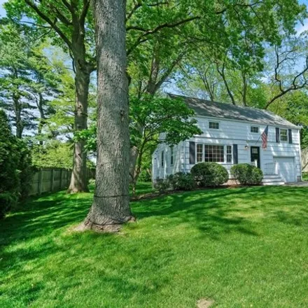 Buy this 4 bed house on 27 Lynn Court in Darien, CT 06820