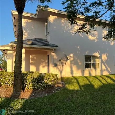 Image 2 - 3000 Northwest 29th Court, Lauderdale Lakes, FL 33311, USA - Townhouse for sale