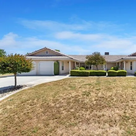 Buy this 5 bed house on 19347 Del Mar Road in Lake Madera Country Estates, Madera County