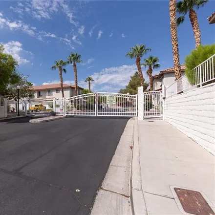 Image 3 - 912 Intrigue Way, Las Vegas, NV 89128, USA - Townhouse for rent