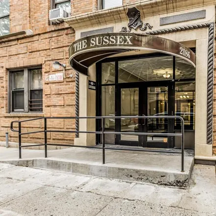 Buy this 1 bed condo on 2186 Cruger Avenue in New York, NY 10462