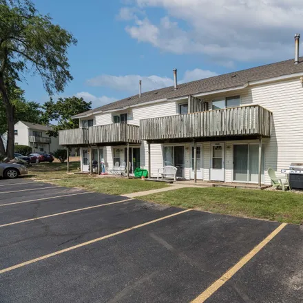 Image 2 - 130 Cora Avenue, Fox Lake, Lake County, IL 60020, USA - Townhouse for rent
