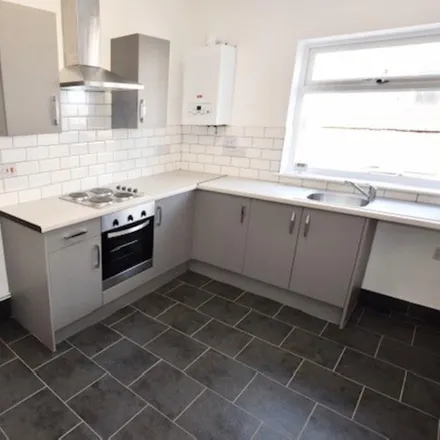Rent this 3 bed townhouse on Clarence Avenue in Doncaster, DN4 8AU