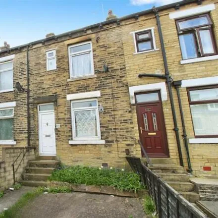 Buy this 2 bed townhouse on Hartington Terrace in Bradford, BD7 2HJ