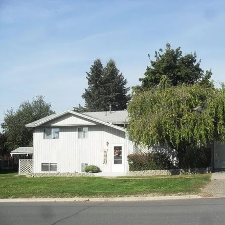 Buy this 4 bed house on 1575 East Hawthorne in Colville, WA 99114