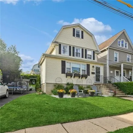 Rent this 3 bed house on 1410 Henry Avenue in Village of Mamaroneck, NY 10543