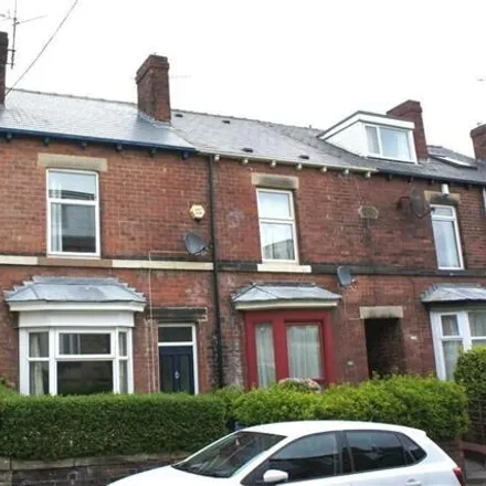 Rent this 4 bed house on A&amp;M Dog Groomers in Sydney Road, Sheffield