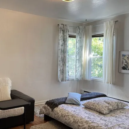 Rent this 1 bed townhouse on Menlo Park in CA, 94025