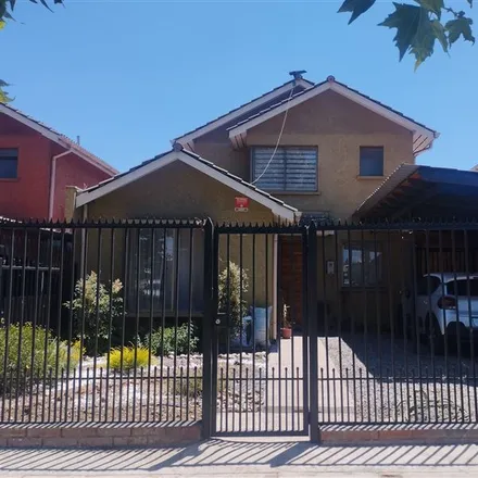 Rent this 3 bed house on Comercial Loan in Avenida Miraflores, 971 0000 Peñaflor