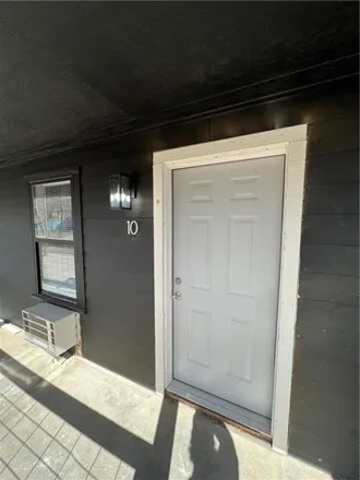 Rent this studio apartment on 942 West Holly Street in Fayetteville, AR 72703