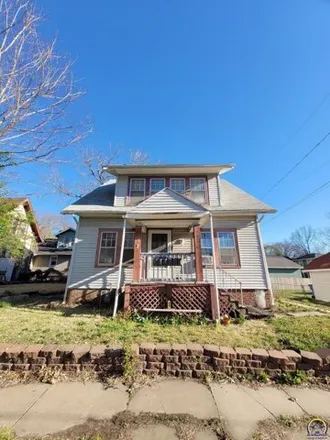 Buy this 3 bed house on 2214 Southwest Huntoon Street in Topeka, KS 66604