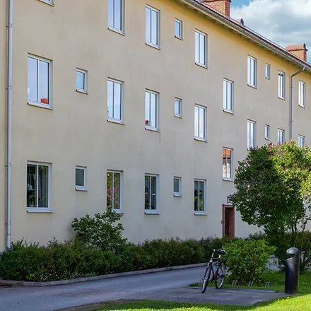 Rent this 3 bed apartment on Drottning Kristinas väg 10 in 654 55 Karlstad, Sweden