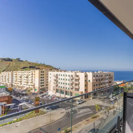 Rent this 1 bed apartment on Edifício Fénix II in Avenida Mário Soares, 9000-783 Funchal