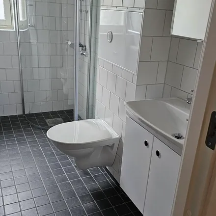 Rent this 4 bed apartment on Fyrklöversgatan 98 in 417 21 Gothenburg, Sweden