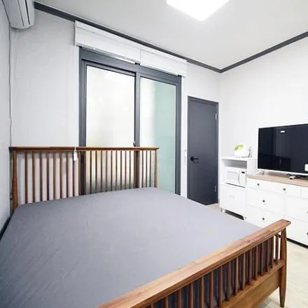 Rent this 1 bed apartment on 189-1 Nonhyeon-dong in Gangnam-gu, Seoul