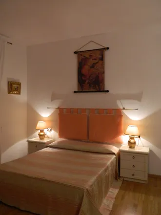 Image 3 - Garage Ponte Vecchio, Via dei Bardi, 41 R, 50125 Florence FI, Italy - Apartment for rent