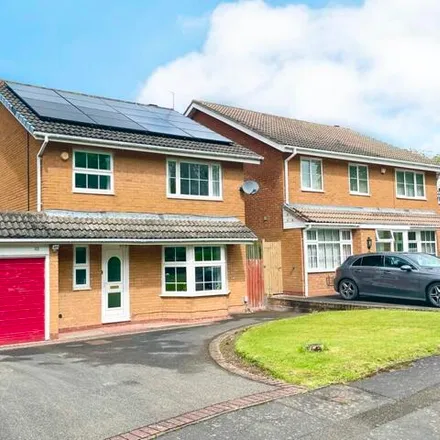 Buy this 4 bed house on Blue Cap Road in Stratford-upon-Avon, CV37 6TQ