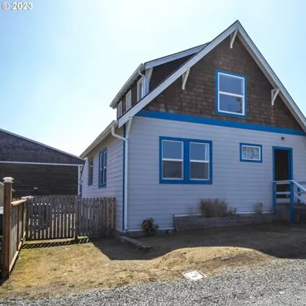 Buy this 3 bed house on 939 7th Avenue in Seaside, OR 97138