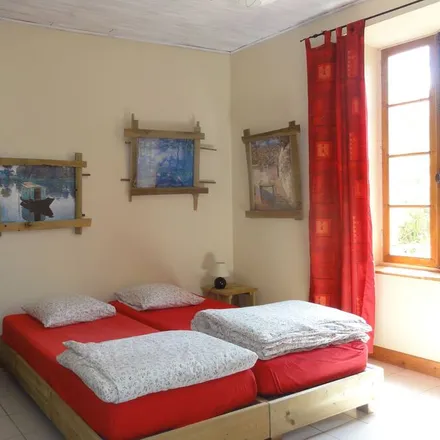 Rent this 2 bed house on 11220 Val-de-Dagne