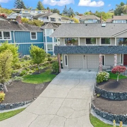 Buy this 4 bed house on 91 Tatoosh Place in Steilacoom, Pierce County