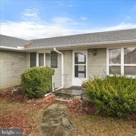 Image 3 - 16704 Hampton Road, Halfway, MD 21795, USA - House for sale