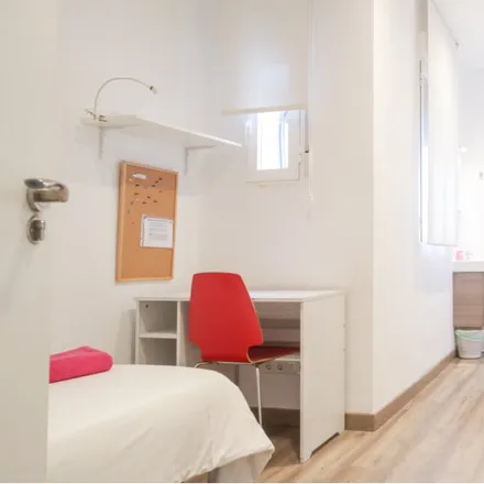 Rent this 1 bed apartment on Madrid in Mercado municipal de Guzmán el Bueno, Calle de Andrés Mellado