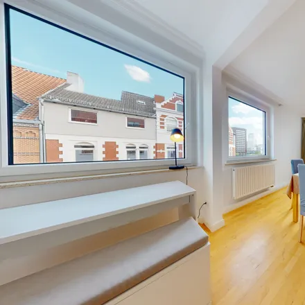 Rent this 5 bed apartment on Weißekreuzstraße 25 in 30161 Hanover, Germany