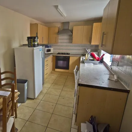 Rent this 6 bed townhouse on 168 Rolleston Drive in Nottingham, NG7 1LA
