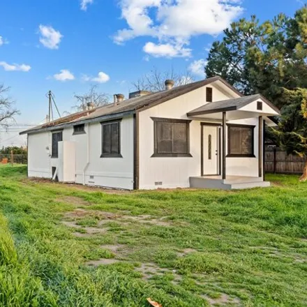Buy this 2 bed house on North Dwight Avenue in Farmersville, CA 93223