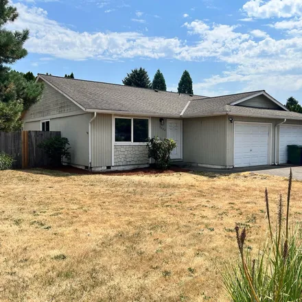 Buy this 4 bed duplex on 1500 Todd Court in Stayton, OR 97383