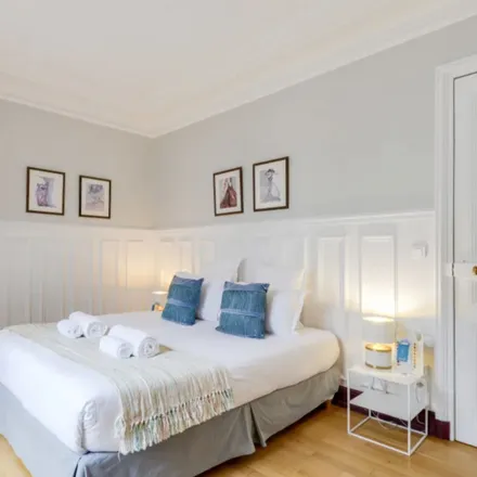 Rent this 4 bed apartment on 117 Rue Saint-Lazare in 75008 Paris, France