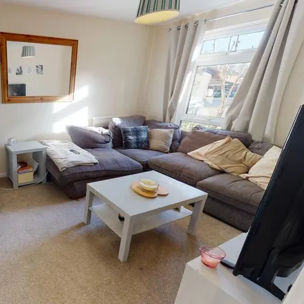 Image 3 - 29 King Arthur Close, Charlton Kings, GL53 7EX, United Kingdom - Townhouse for rent