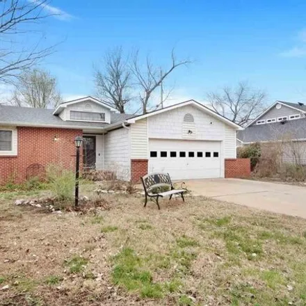 Buy this 5 bed house on 716 Northfield Road in Manhattan, KS 66502