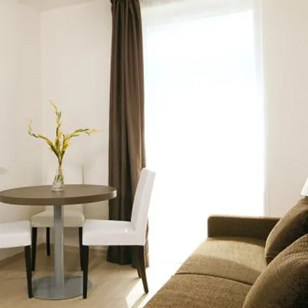 Image 2 - Résidence Cubik, Rue Christophe Colomb, 91300 Massy, France - Apartment for rent