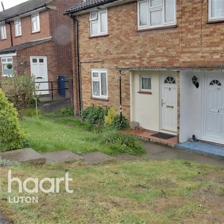 Rent this 3 bed duplex on Brunel Road in Luton, LU4 0RX