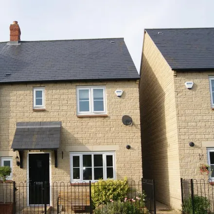 Rent this 3 bed house on A415 in Ducklington, OX29 7UZ
