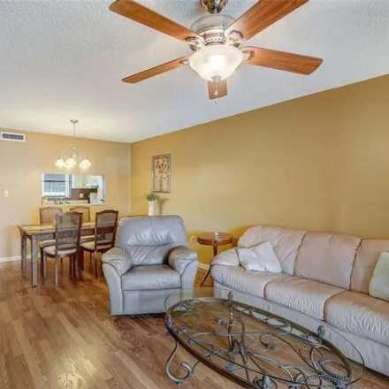 Image 6 - 2407 Winding Creek Boulevard, Pinellas County, FL 33761, USA - Condo for sale