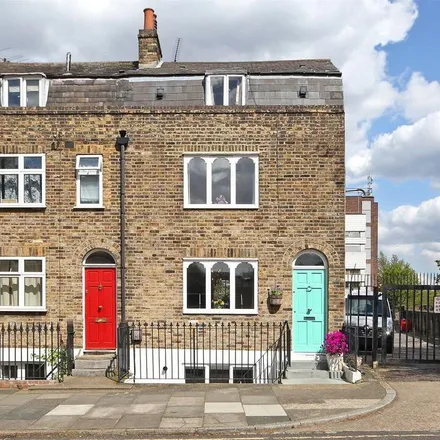 Rent this 4 bed duplex on 48 Greenwich Park Street in London, SE10 9LT