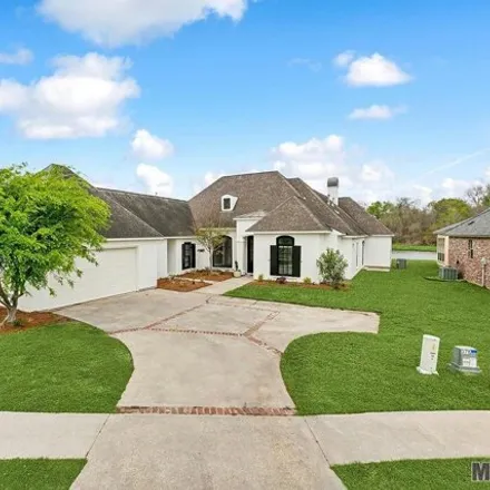 Buy this 4 bed house on 43118 Bayside Court in Prairieville, LA 70769