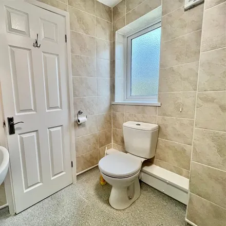 Image 6 - Kings Meadow View, Wetherby, LS22 7FX, United Kingdom - Townhouse for rent