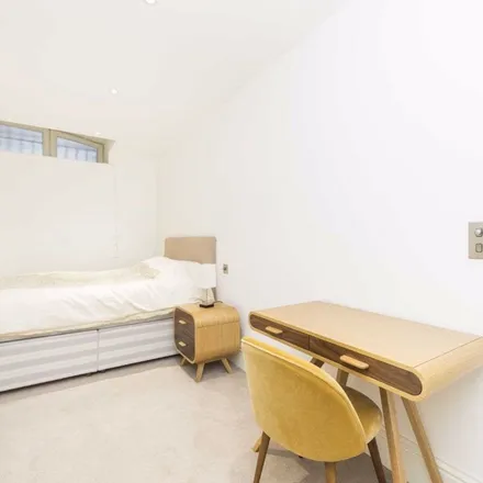 Image 4 - Sterling Mansions, 75 Leman Street, London, E1 8EY, United Kingdom - Apartment for rent