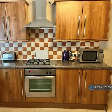 Rent this 3 bed apartment on Woodlands Drive in Glasgow, G4 9DN