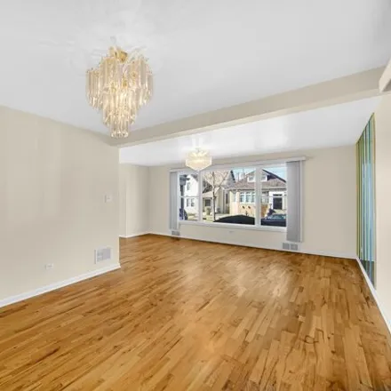 Image 6 - 8145 South Winchester Avenue, Chicago, IL 60620, USA - House for sale