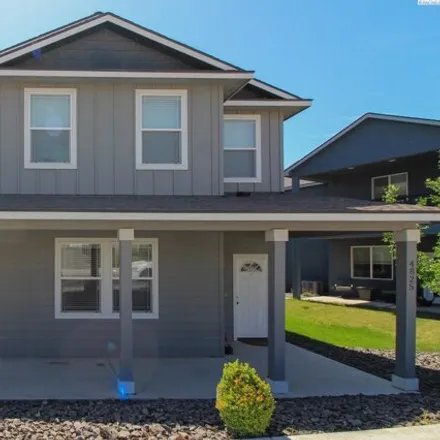 Rent this 3 bed house on 4825 Barbera Street in Richland, WA 99352