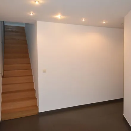 Rent this 2 bed apartment on Vrasenestraat 21;23 in 9100 Sint-Niklaas, Belgium