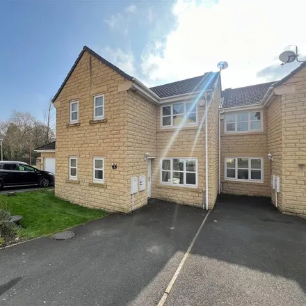 Rent this 3 bed townhouse on Thornley Brook in Thurnscoe, S63 0RE
