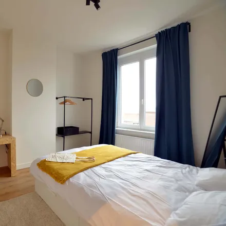 Rent this 6 bed room on Rue Général Gratry - Generaal Gratrystraat 20 in 1030 Schaerbeek - Schaarbeek, Belgium