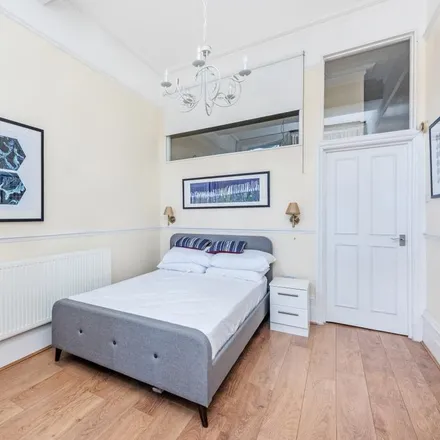 Image 4 - Faris House, 36 Trebovir Road, London, SW5 9NQ, United Kingdom - Apartment for rent
