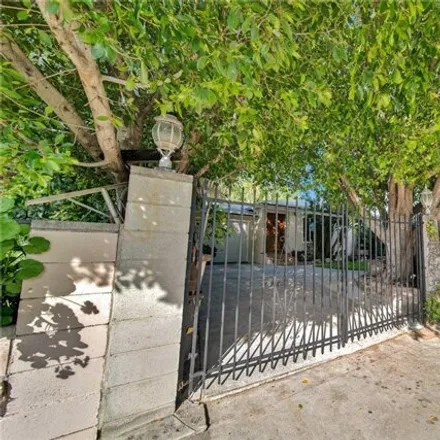 Image 2 - 11590 Acala Avenue, Los Angeles, CA 91340, USA - House for sale